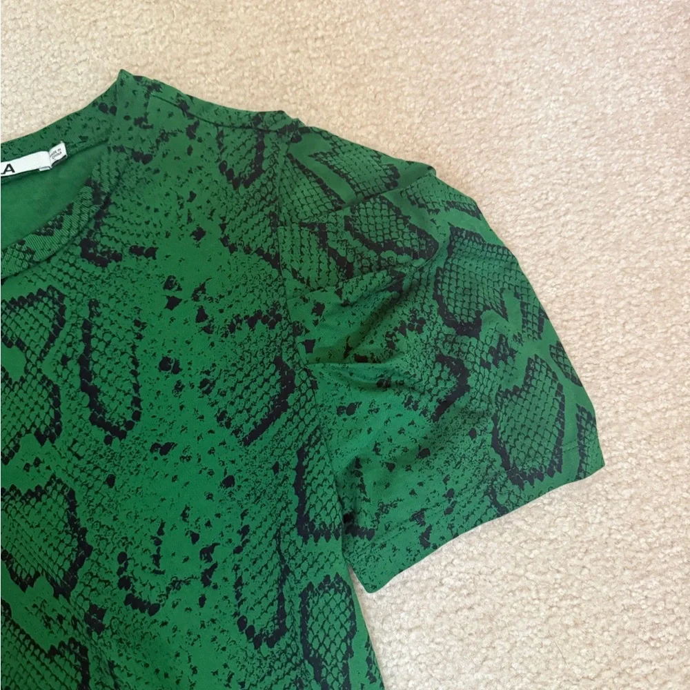 Pam & Gela Green Snake-Print Tee with Black Pattern - Picture 5 of 7